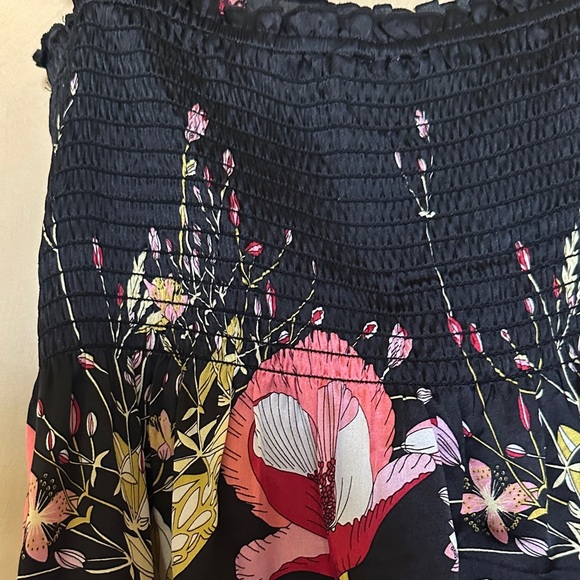 Guess Jeans  Black and Pink Floral Silk Blouse size M - Picture 4 of 5